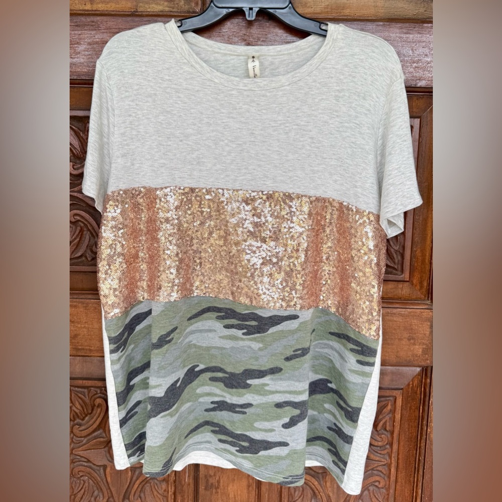 Vanilla Bay Light Gray Short Sleeve Sequin Camo Colorblock Top, NWOT, Size Large